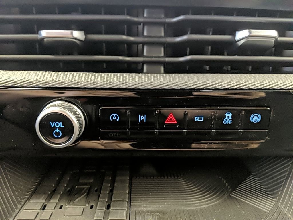 Certified 2025 Ford Explorer ST-Line w/ Premium Package image 21