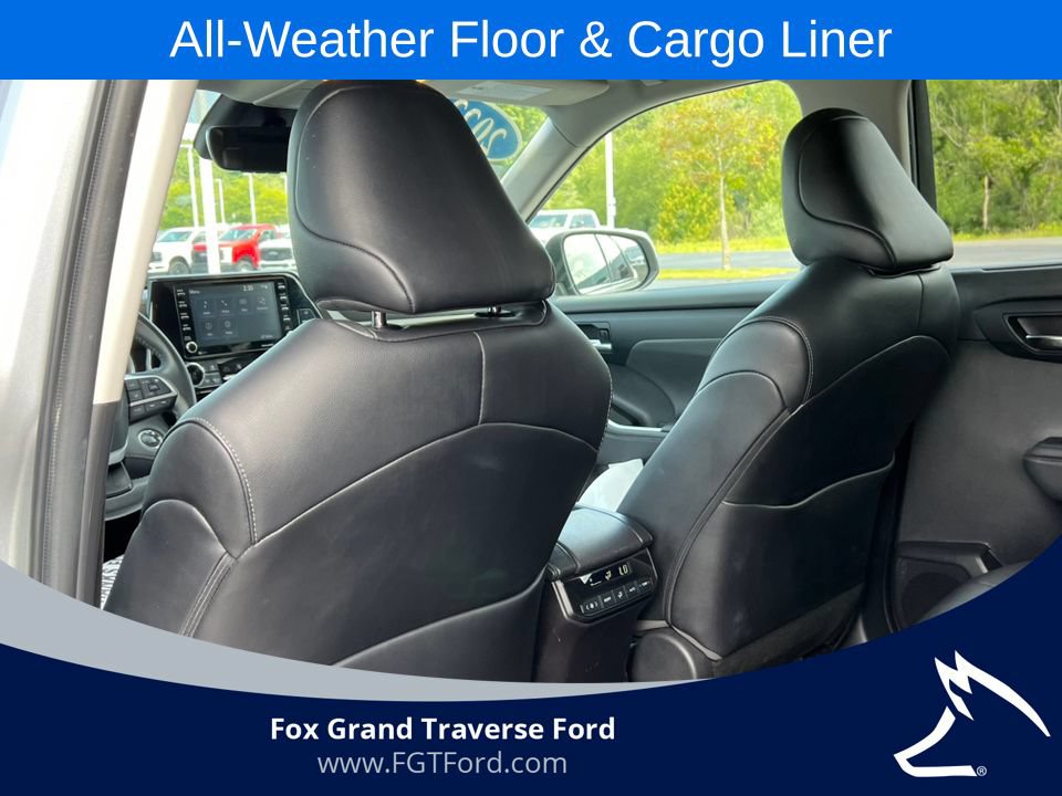 Used 2022 Toyota Highlander XLE AWD/4WD image 33