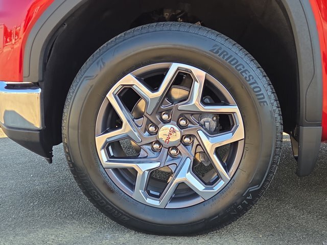 Used 2024 GMC Sierra 1500 SLT w/ SLT Premium Plus Package AWD/4WD image 9