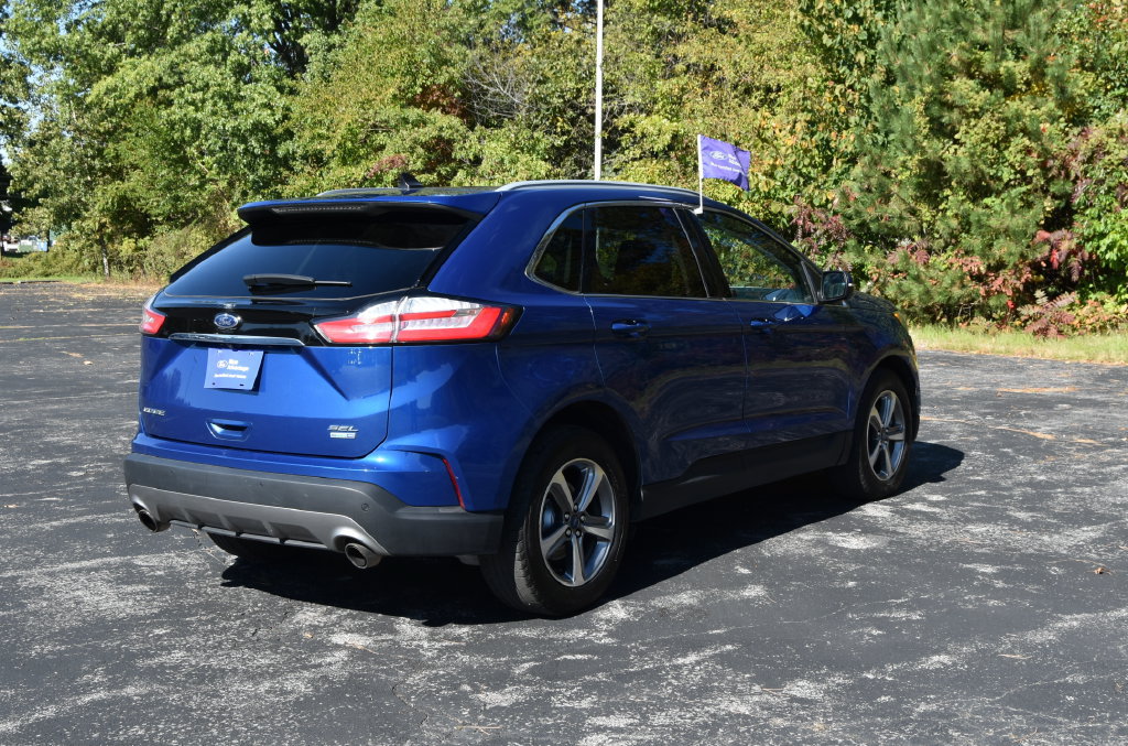 Certified 2020 Ford Edge SEL w/ Convenience Package AWD/4WD image 3