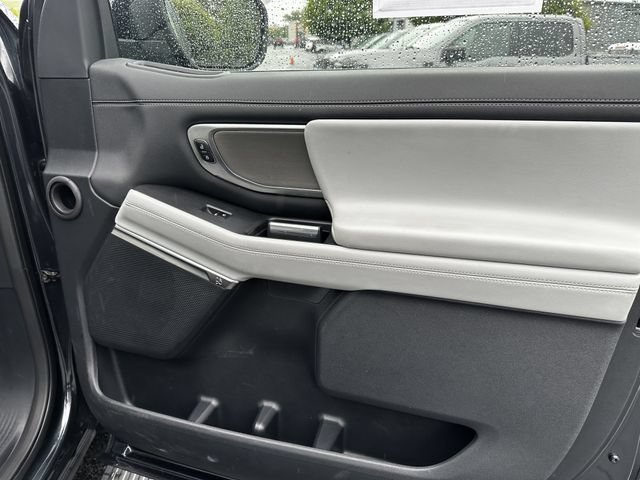 Certified 2025 Ford Expedition Platinum w/ Driver's Package AWD/4WD image 37