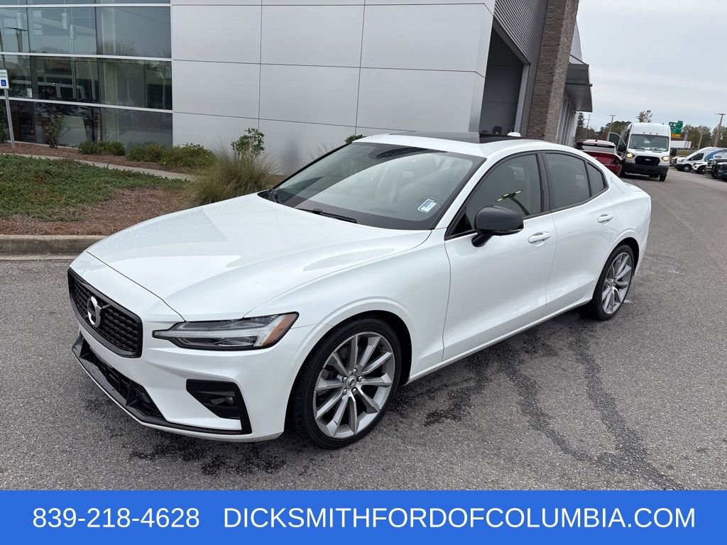 Used 2021 Volvo S60 T5 Momentum w/ Advanced Package image 1
