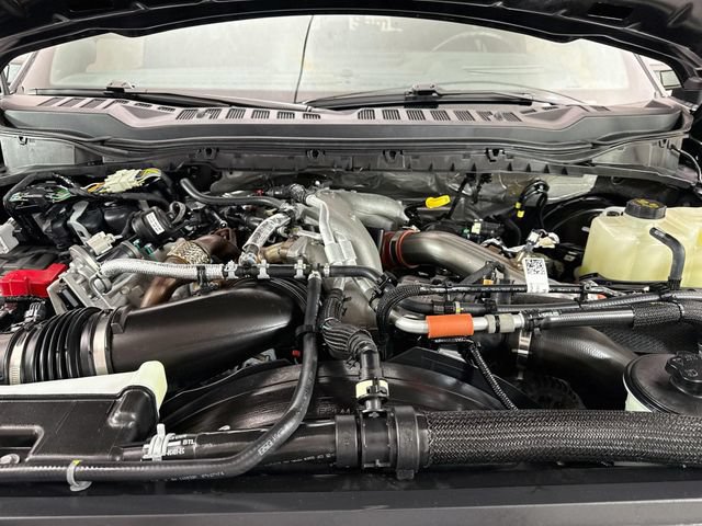 Certified 2026 Ford F350 Platinum w/ Tremor Off-Road Package AWD/4WD image 31