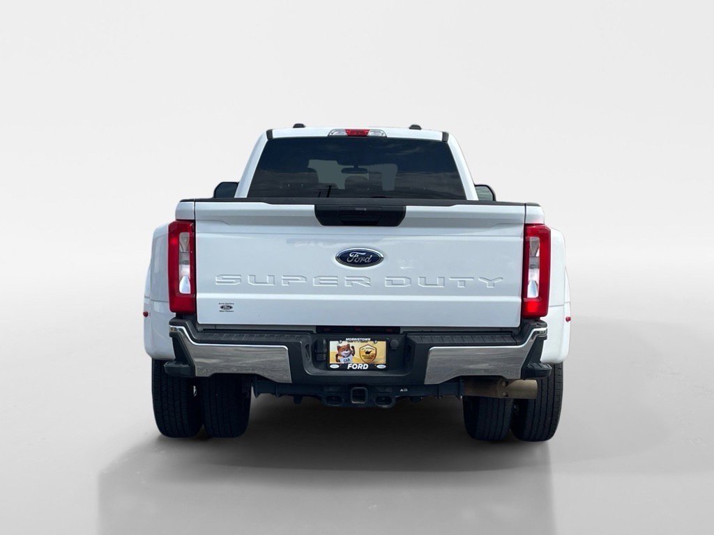 Certified 2024 Ford F350 XLT image 3