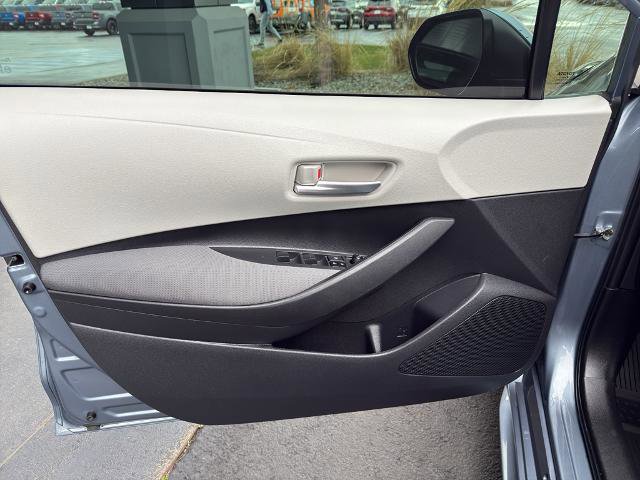 Used 2021 Toyota Corolla LE image 11