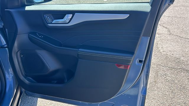 Certified 2023 Ford Escape SE w/ PHEV Premium Package FWD image 10