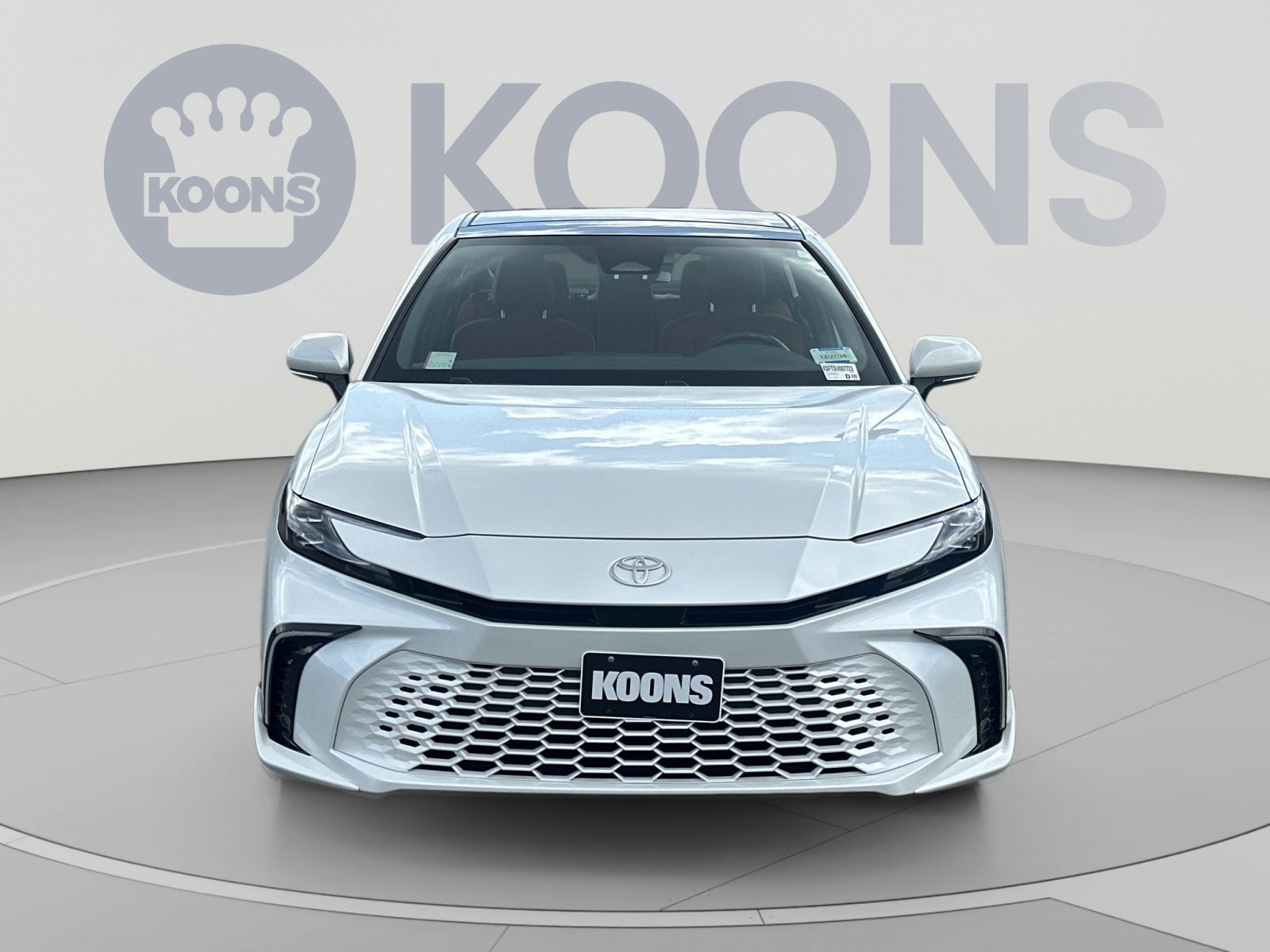 Used 2025 Toyota Camry XSE FWD image 4