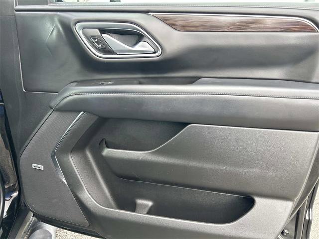 Used 2022 Chevrolet Suburban Z71 image 28