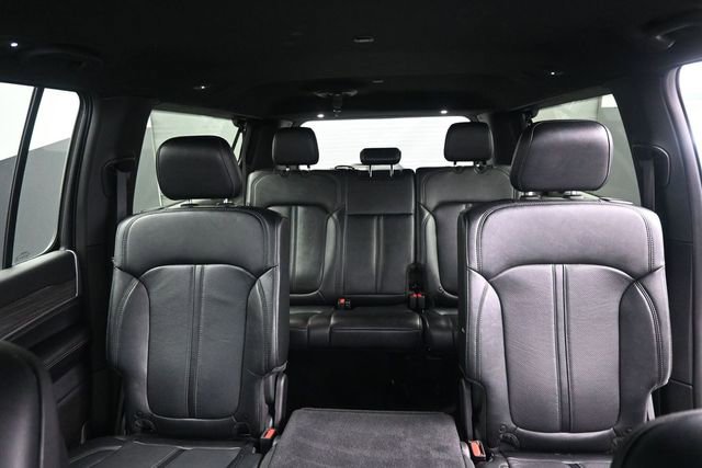 Used 2024 Jeep Wagoneer L Series II w/ Flexible Seating Group AWD/4WD image 15