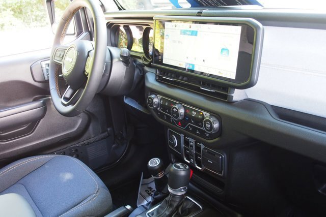 Used 2024 Jeep Wrangler Unlimited Sport AWD/4WD image 10