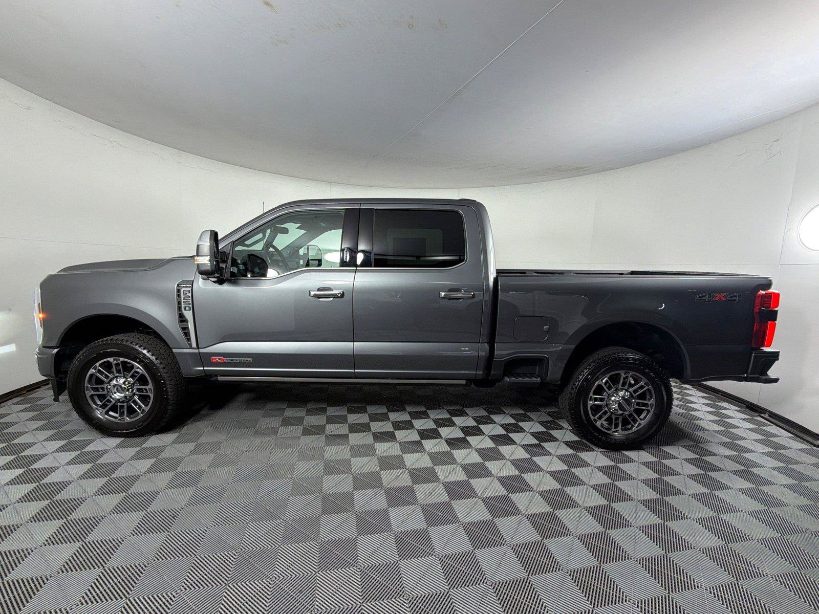 Certified 2024 Ford F250 Limited AWD/4WD image 2