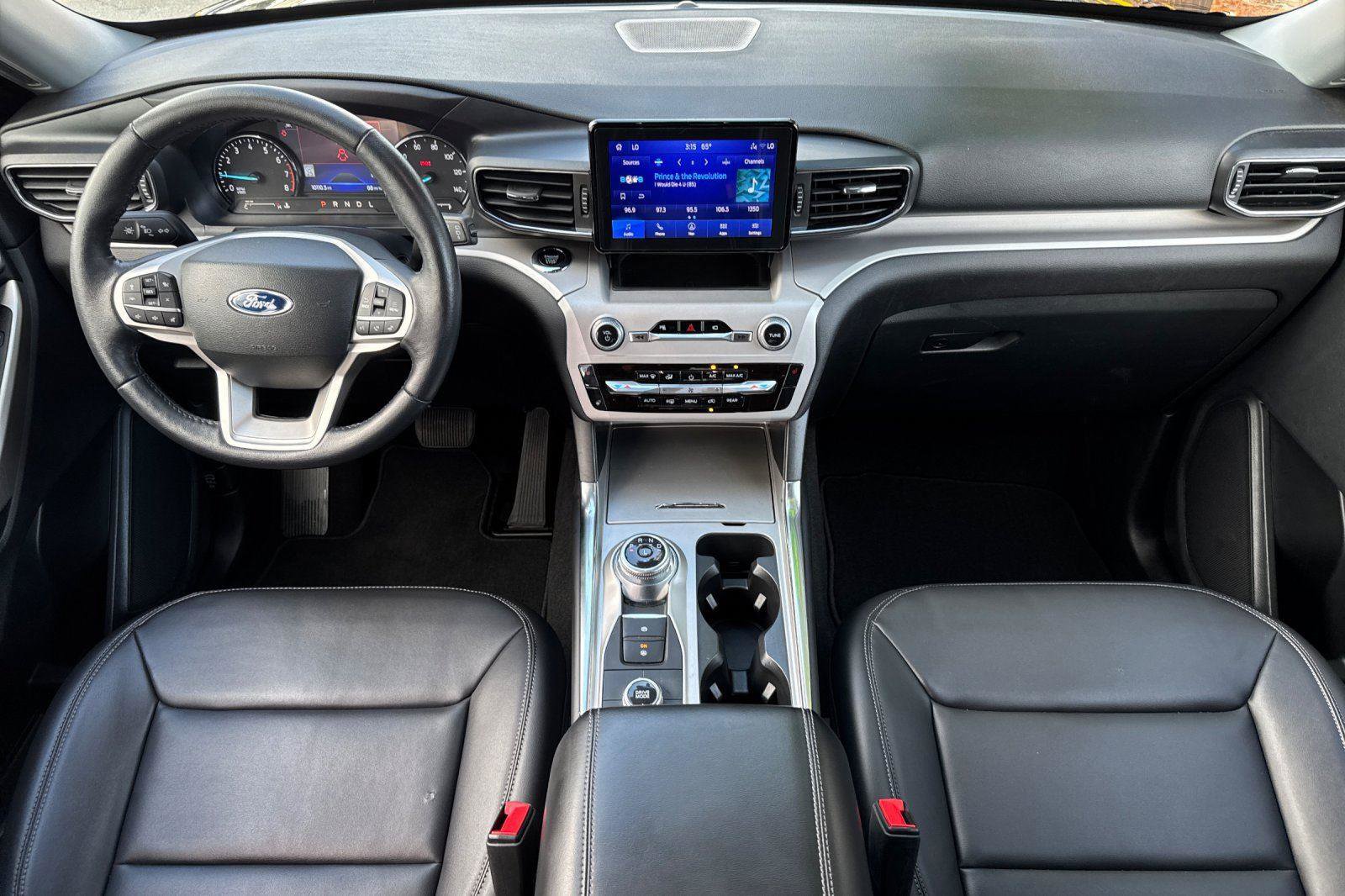 Certified 2023 Ford Explorer XLT w/ Equipment Group 202A image 3