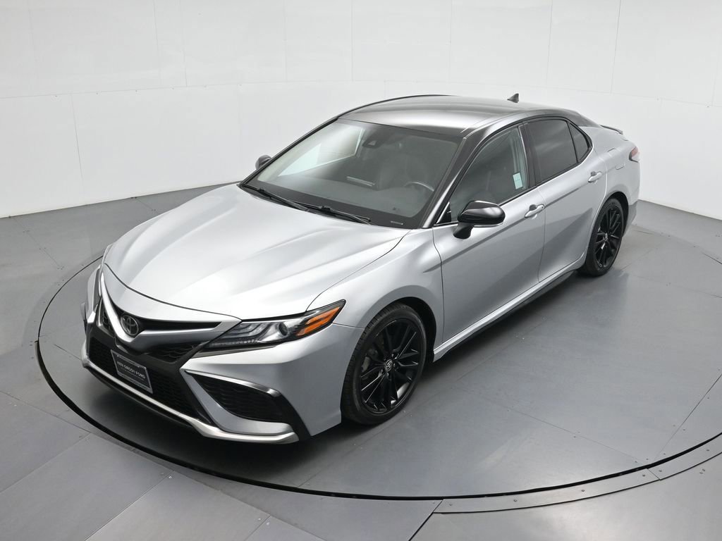 Used 2022 Toyota Camry XSE image 18