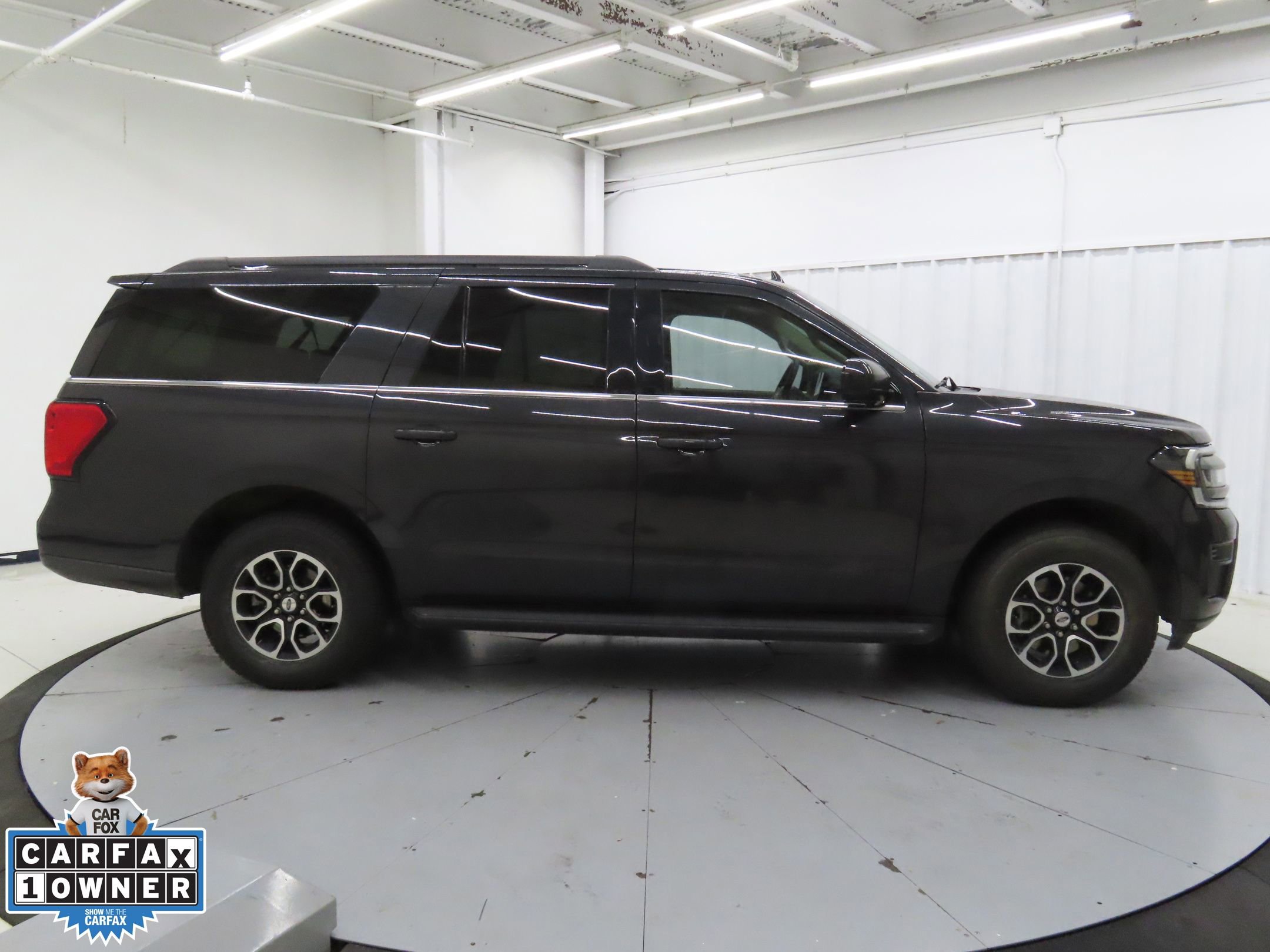 Certified 2024 Ford Expedition Max XLT image 2