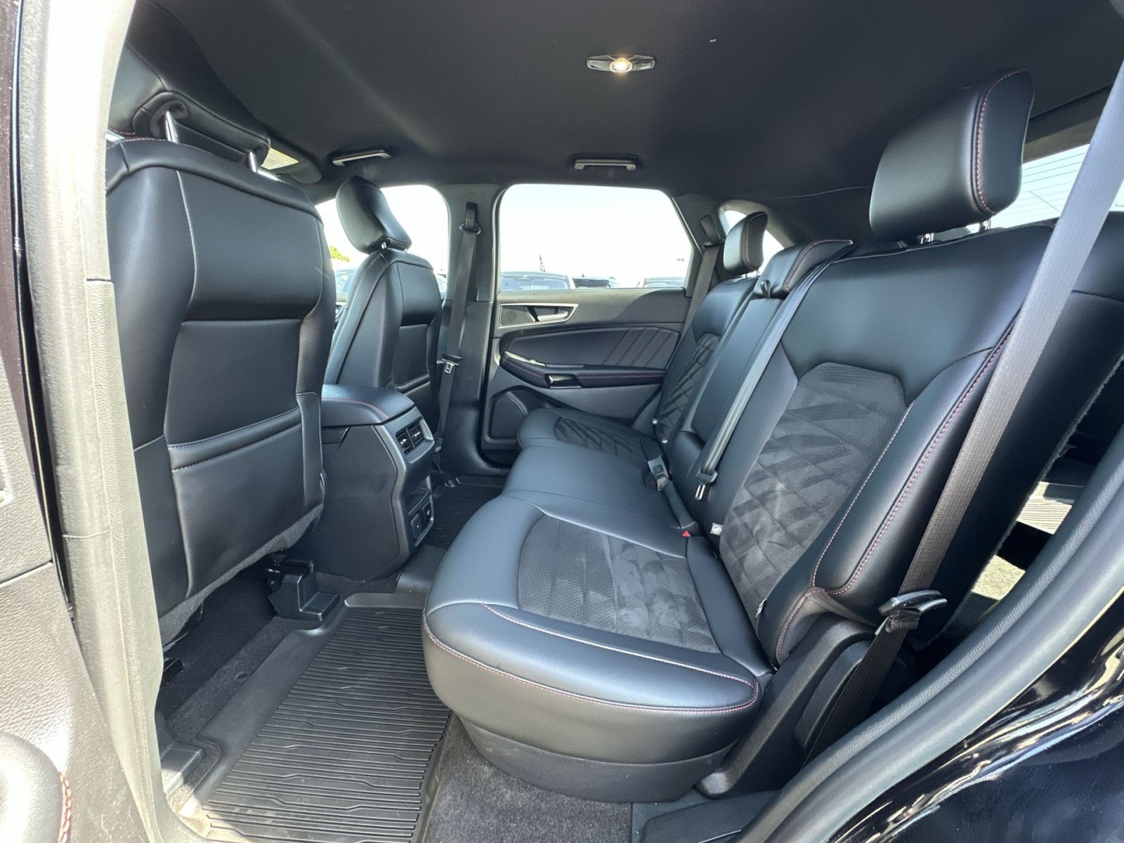 Certified 2020 Ford Edge ST-Line w/ Cold Weather Package AWD/4WD image 26