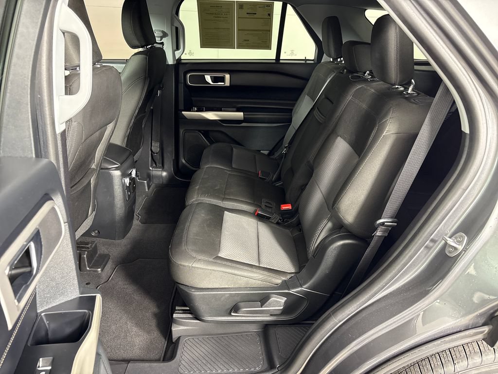 Certified 2022 Ford Explorer XLT RWD image 30