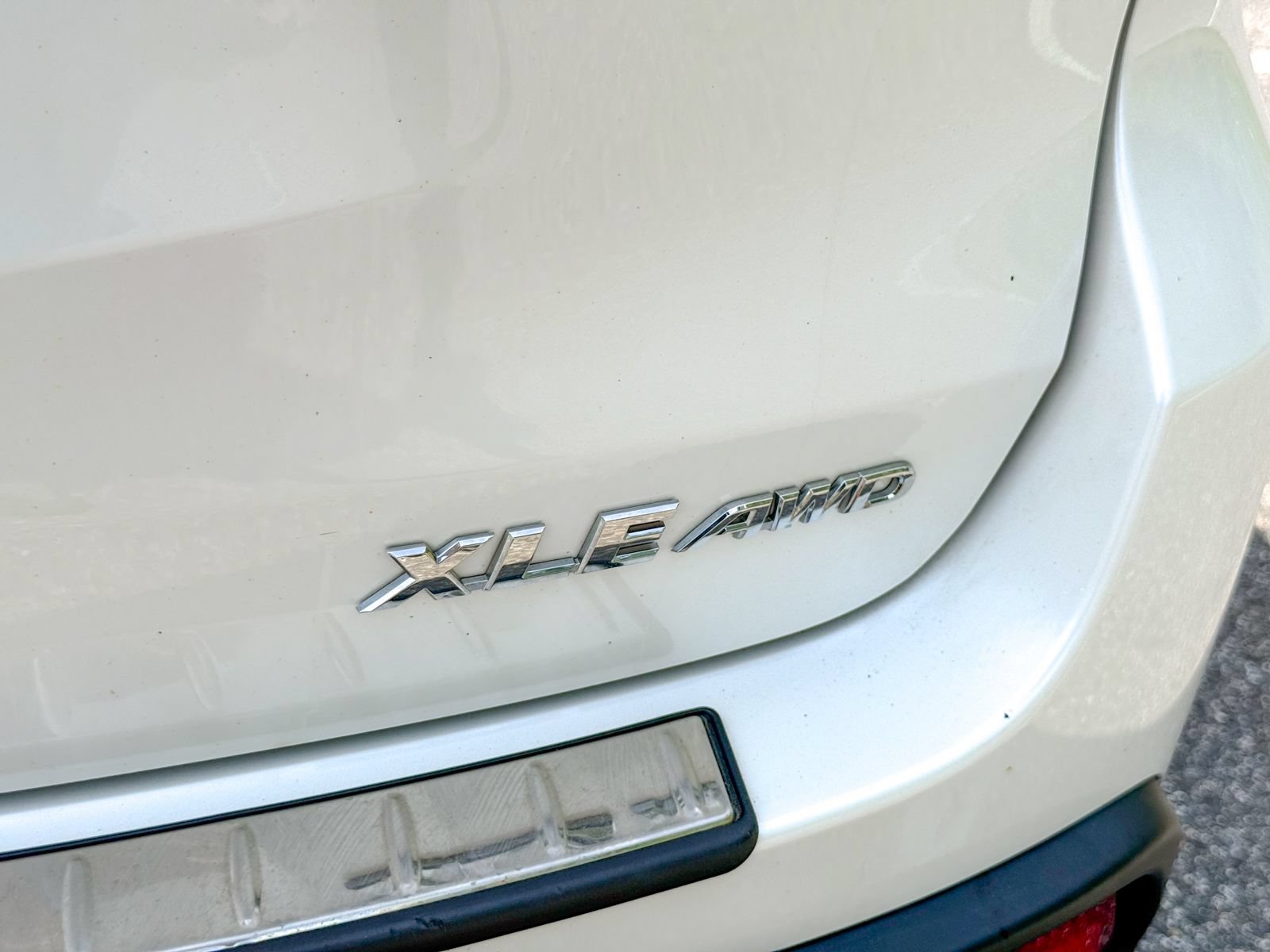 Used 2019 Toyota Highlander XLE AWD/4WD image 11