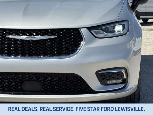 Used 2024 Chrysler Pacifica Limited image 14