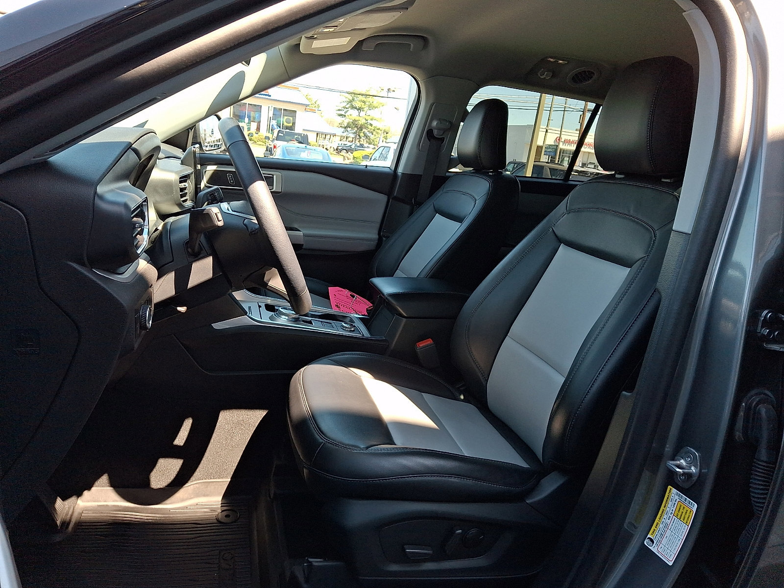 Certified 2023 Ford Explorer XLT w/ Equipment Group 202A AWD/4WD image 16