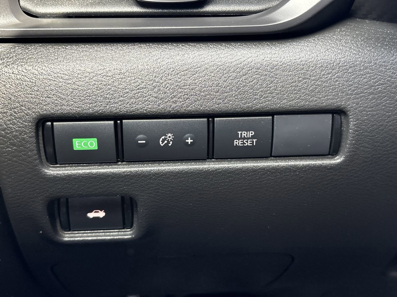 Used 2023 Nissan Sentra S image 30