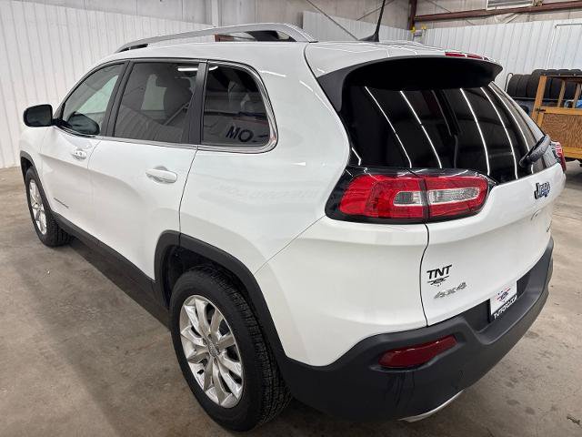 Used 2017 Jeep Cherokee Limited w/ Luxury Group AWD/4WD image 6