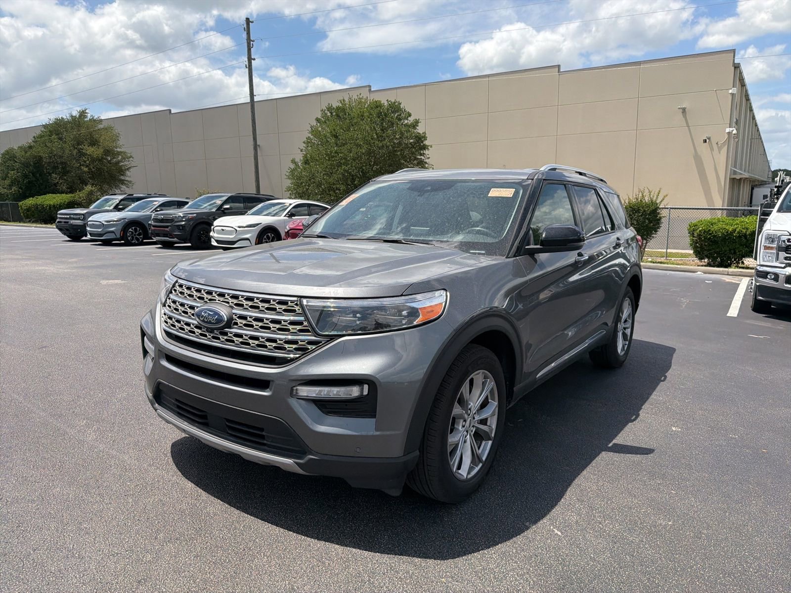 Certified 2023 Ford Explorer Limited w/ Limited Technology Package image 17