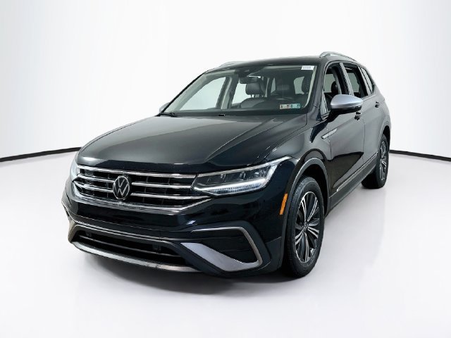 Used 2024 Volkswagen Tiguan Wolfsburg Edition AWD/4WD image 3
