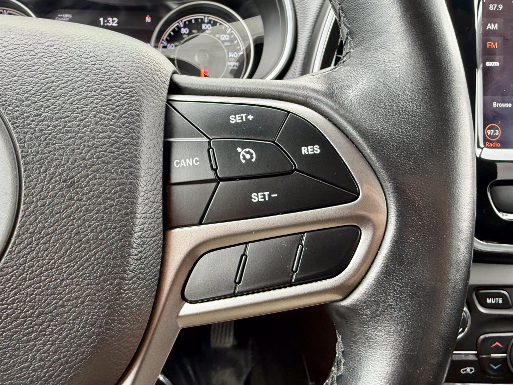 Used 2019 Jeep Cherokee Limited AWD/4WD image 27
