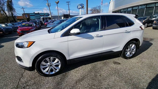 Certified 2023 Ford Edge Titanium AWD/4WD image 4