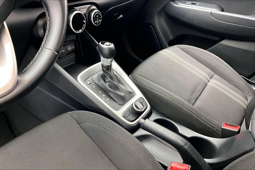 Used 2022 Hyundai Venue SEL FWD image 15