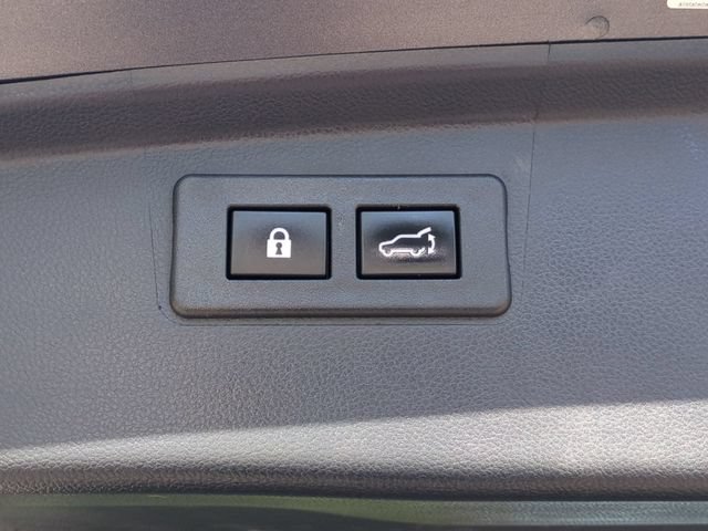 Used 2023 Subaru Outback Premium AWD/4WD image 32