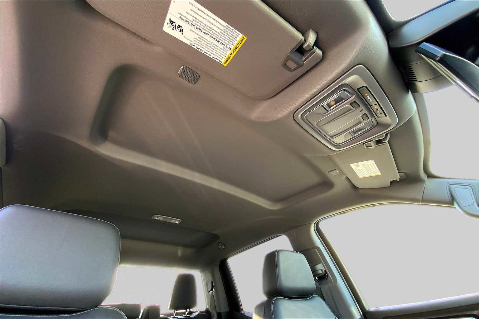 Used 2026 GMC Sierra 1500 SLT AWD/4WD image 14