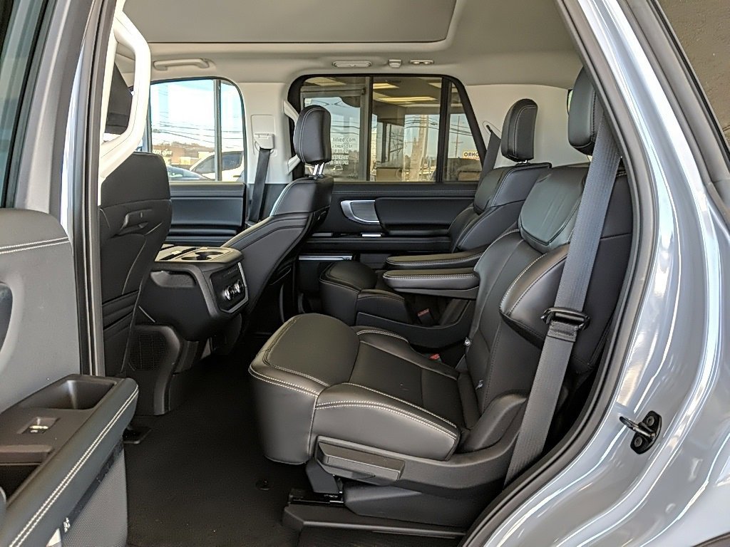 Certified 2025 Ford Expedition Platinum image 14