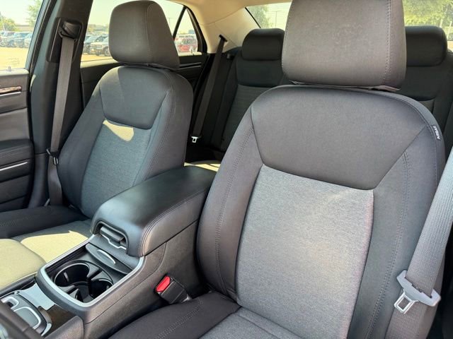 Used 2023 Chrysler 300 Touring w/ Sport Appearance Package RWD image 9
