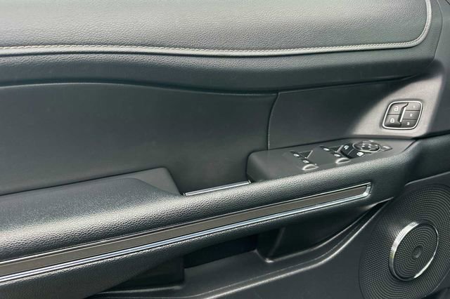 Certified 2024 Ford Expedition Max XLT image 10