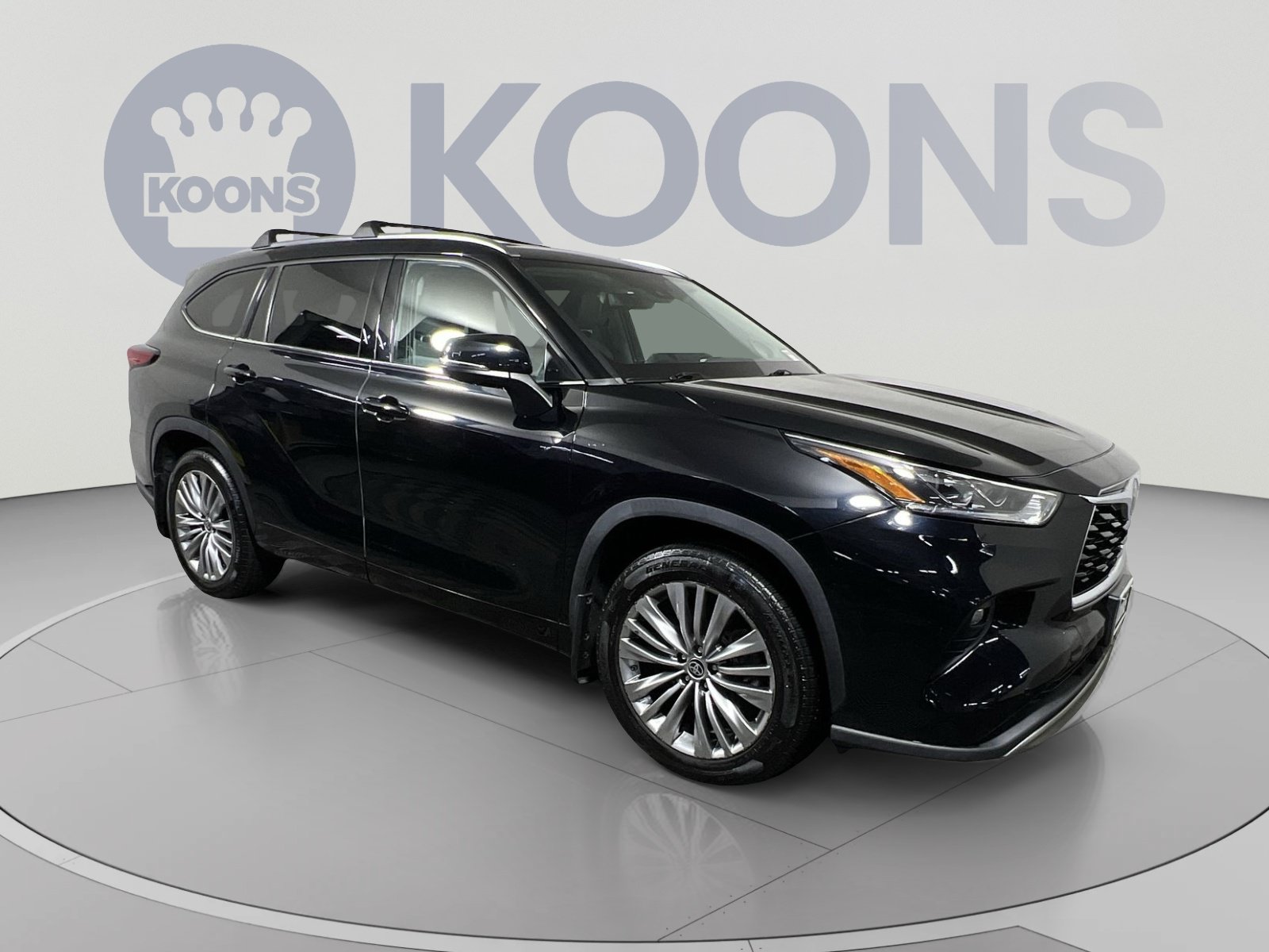 Used 2021 Toyota Highlander Platinum AWD/4WD image 2