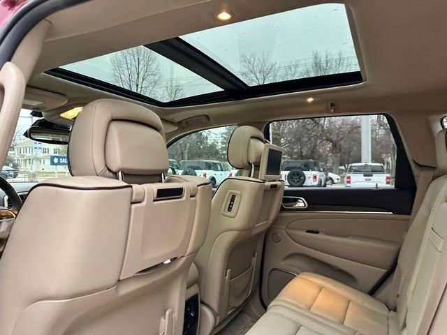 Used 2017 Jeep Grand Cherokee Overland w/ Jeep Active Safety Group image 48