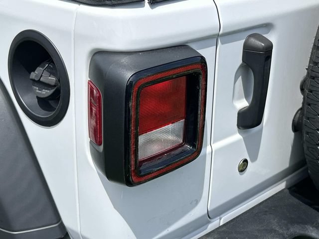 Used 2022 Jeep Wrangler Sport AWD/4WD image 11