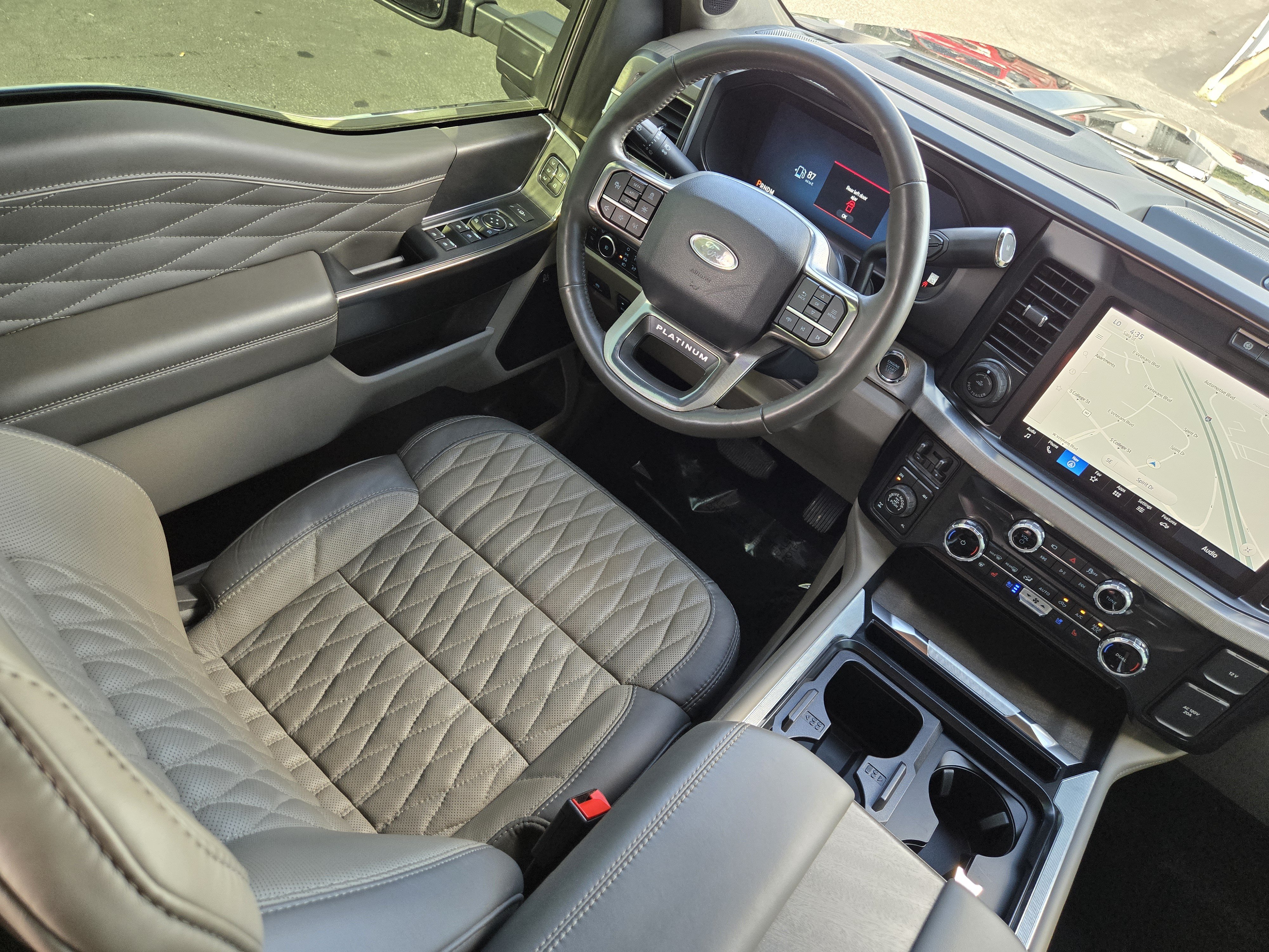 Certified 2025 Ford F350 Platinum w/ Platinum Plus Package AWD/4WD image 18