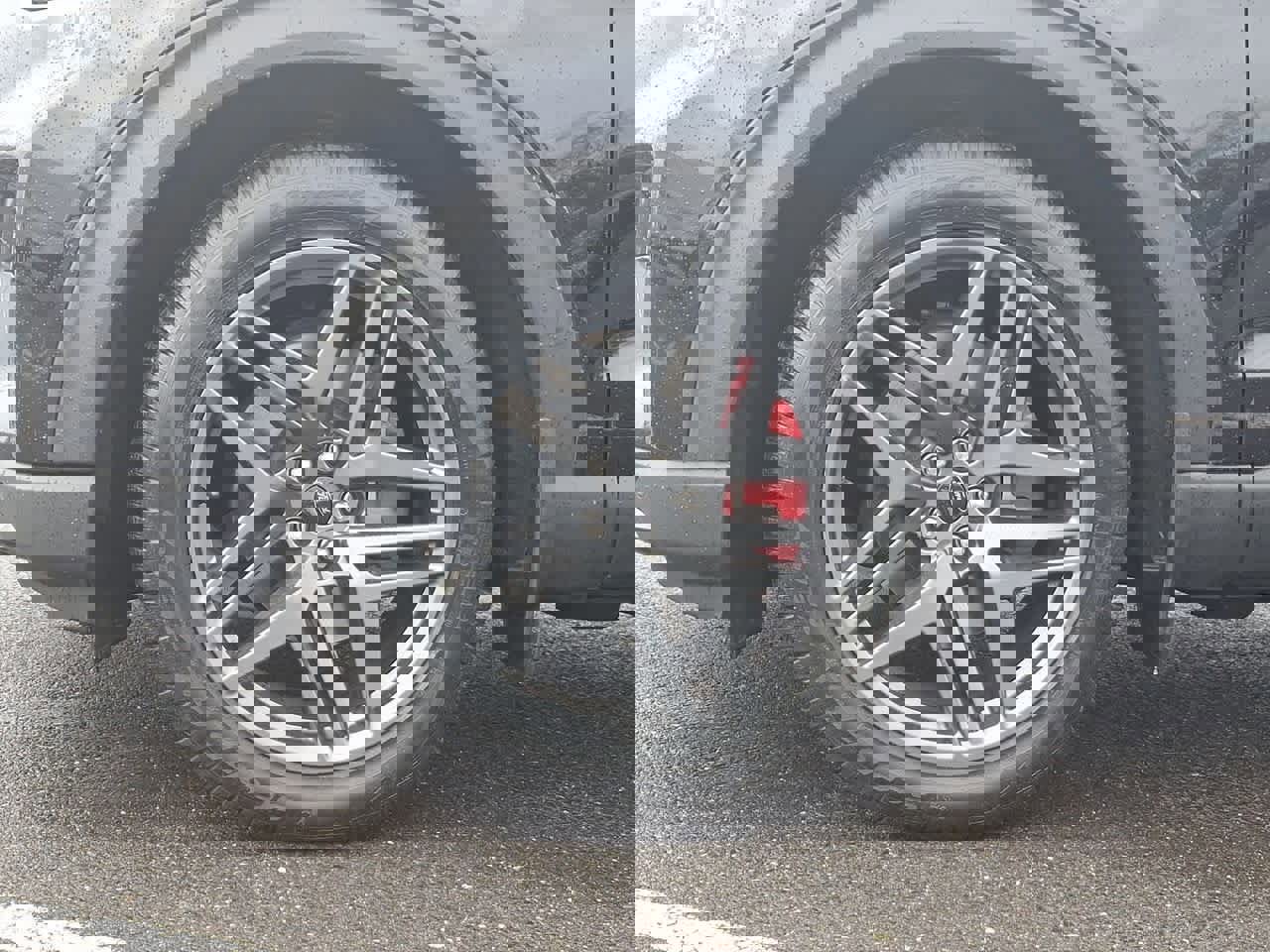 Certified 2025 Ford Explorer ST image 29