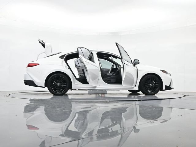 Used 2025 Toyota Camry SE FWD image 53