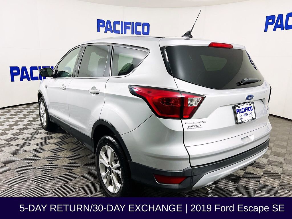 Certified 2019 Ford Escape SE image 6