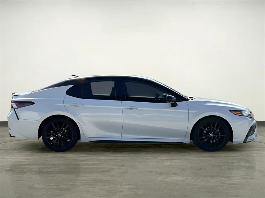 Used 2022 Toyota Camry XSE image 11