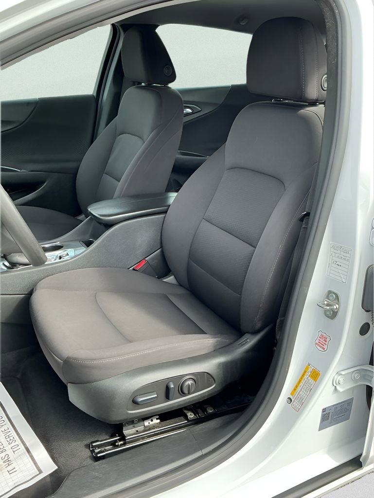 Used 2024 Chevrolet Malibu LT image 25