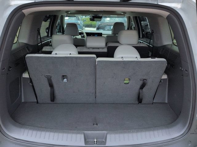 Used 2025 Hyundai Santa Fe Limited FWD image 13