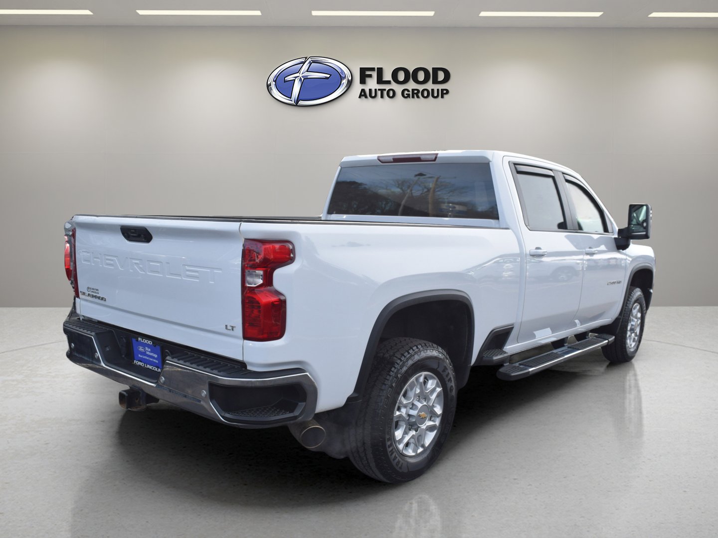 Used 2023 Chevrolet Silverado 2500 LT w/ Convenience Package image 4