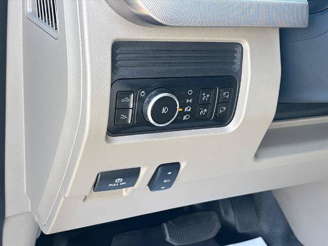 Certified 2025 Ford F250 Platinum w/ Platinum Plus Package AWD/4WD image 29