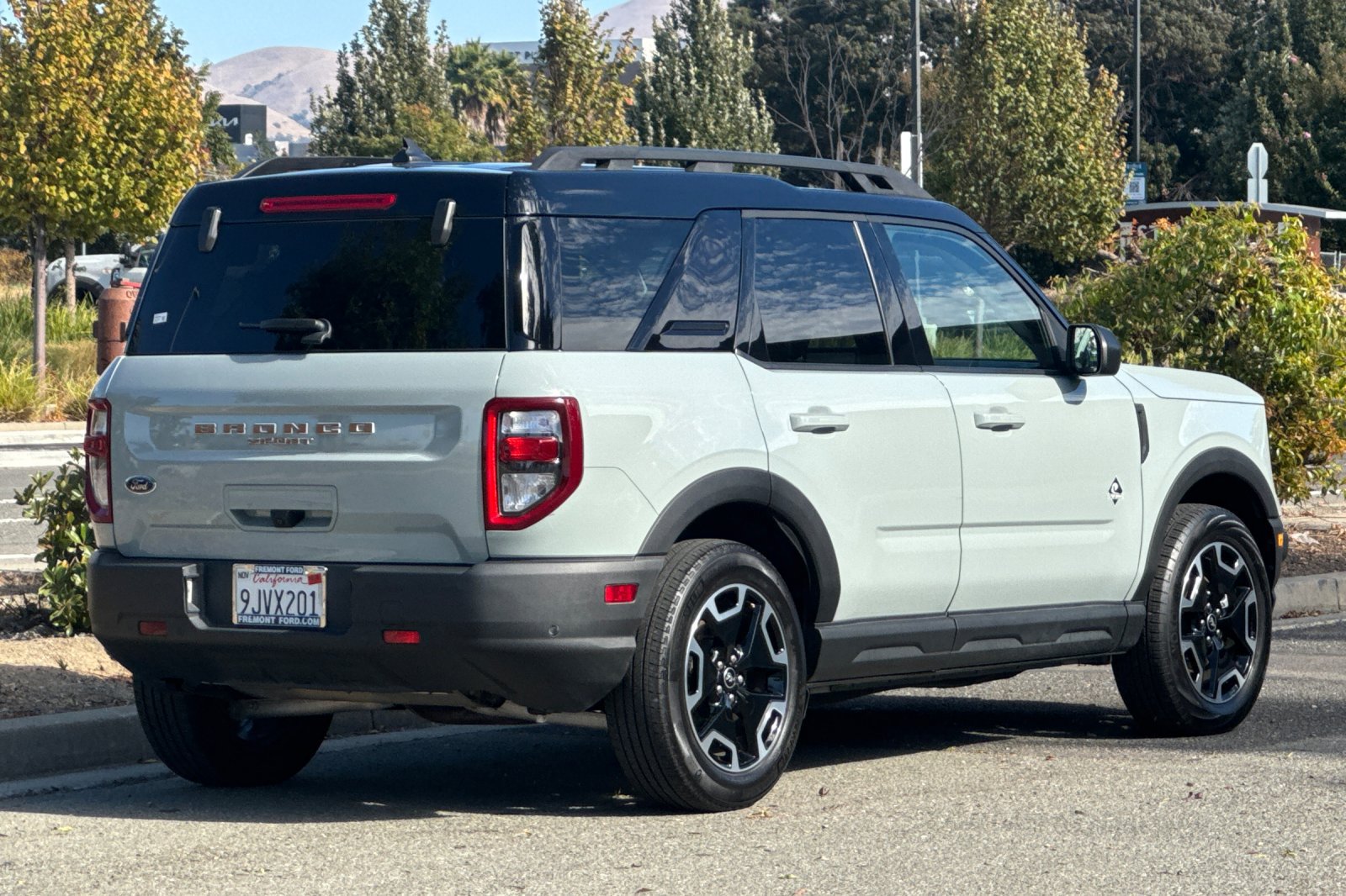 Certified 2024 Ford Bronco Sport Outer Banks w/ Tech Package AWD/4WD image 3