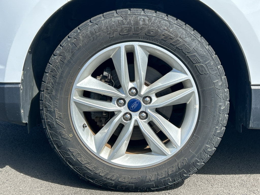 Certified 2017 Ford Edge SEL w/ Equipment Group 201A FWD image 11