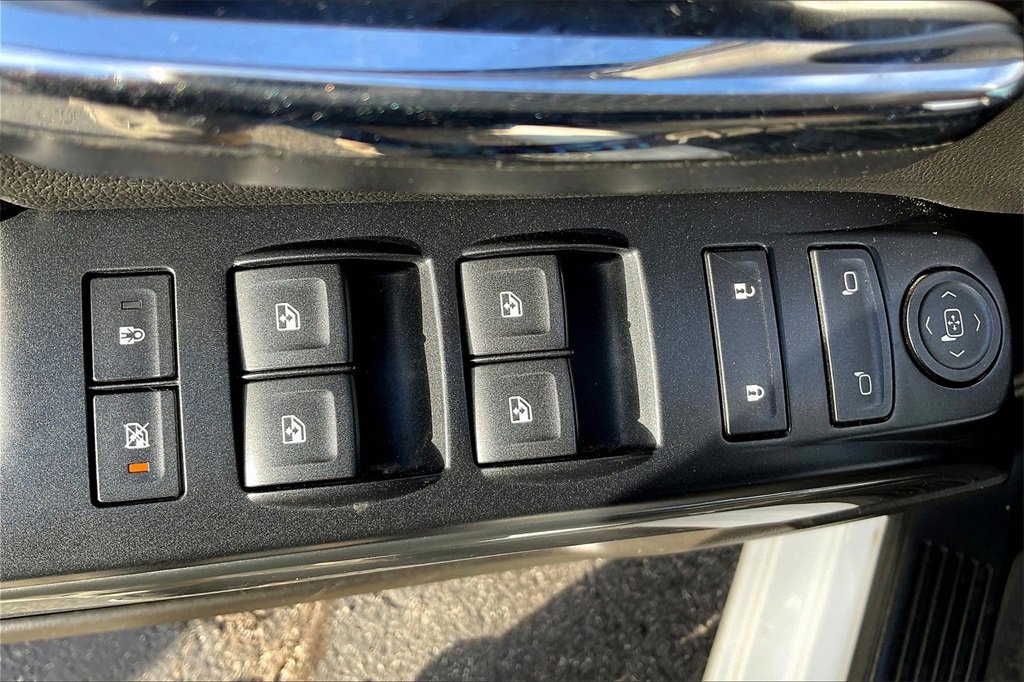 Used 2018 Chevrolet Silverado 1500 LT w/ All Star Edition image 35